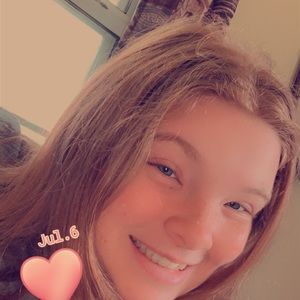 Meet your Posher, Danielle